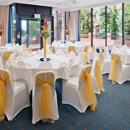 Holiday Inn Runcorn M56 Junction 12 By Ihg Ngoại thất bức ảnh