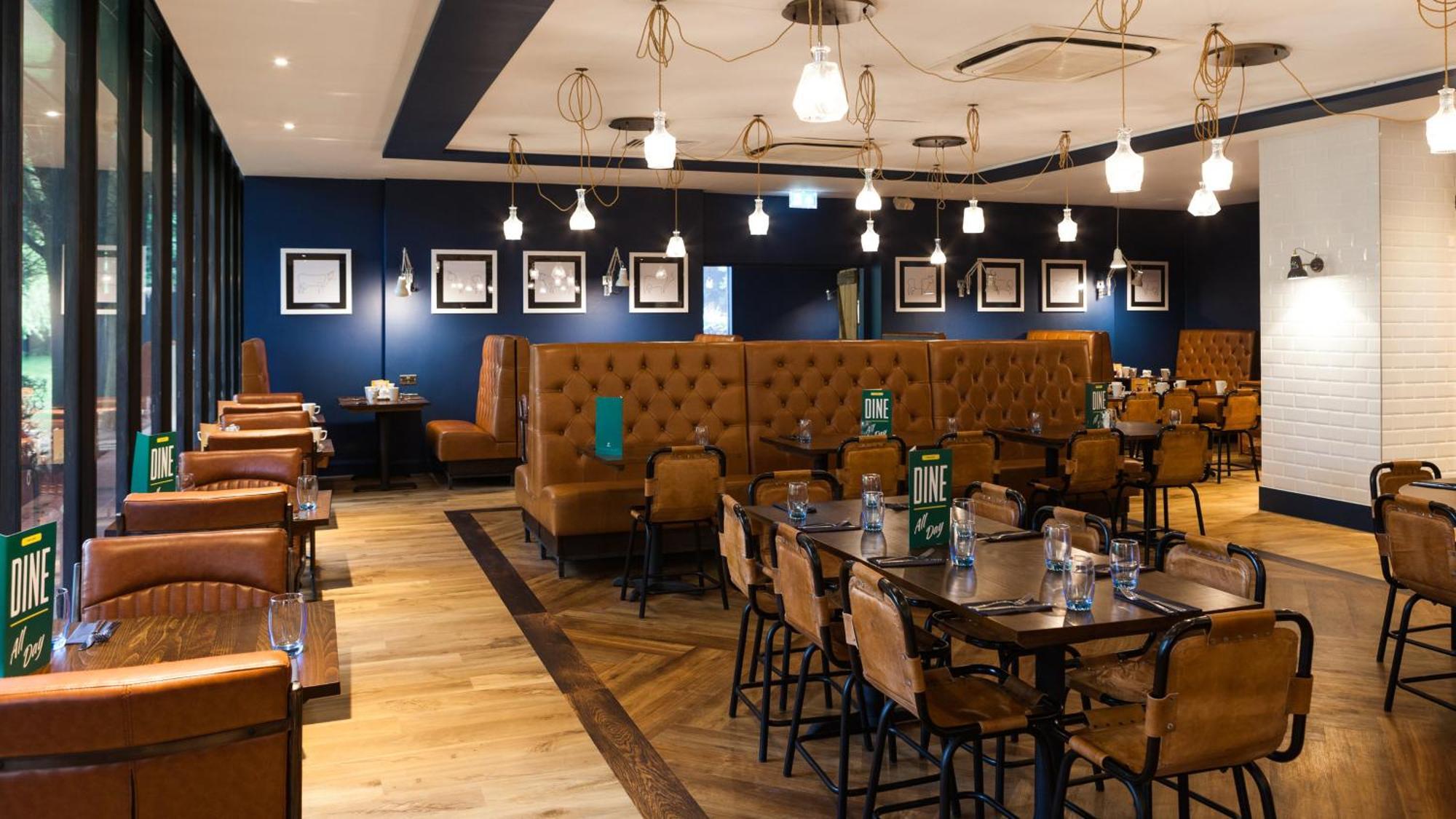 Holiday Inn Runcorn M56 Junction 12 By Ihg Ngoại thất bức ảnh