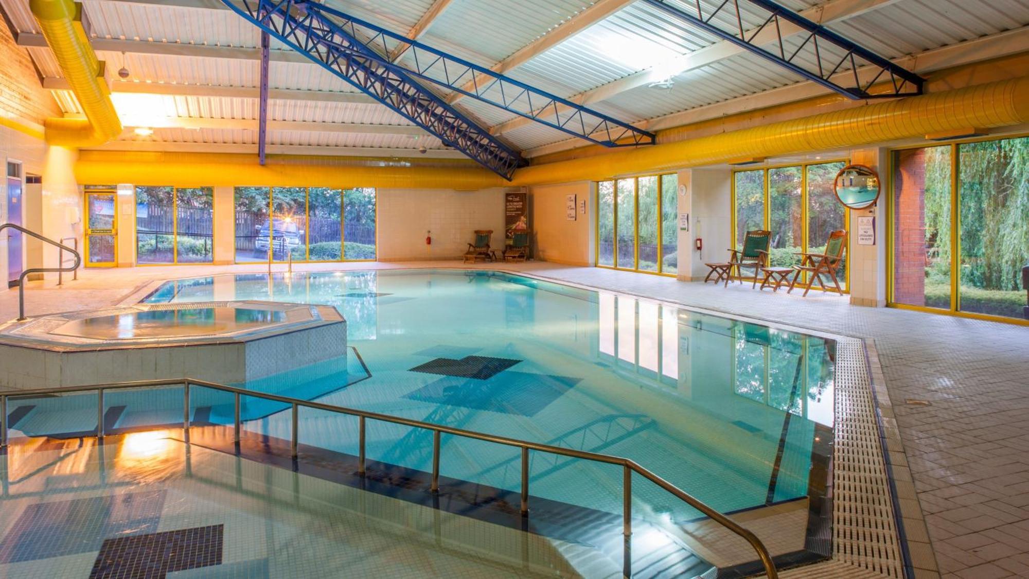 Holiday Inn Runcorn M56 Junction 12 By Ihg Ngoại thất bức ảnh